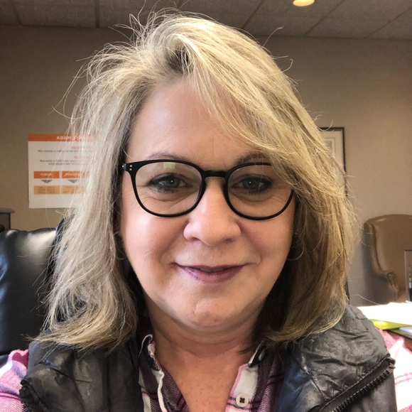 Meet your Posher, Janis - Picture 1 of 1